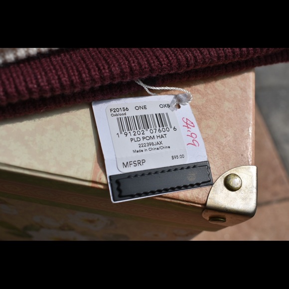 READ DESCRIPTION CAREFULLY ❄️ Coach Plaid POM Hats ❄️ - Picture 6 of 12